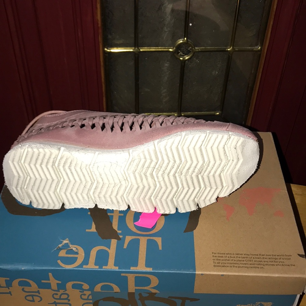 Shoe - Picture 5 of 5